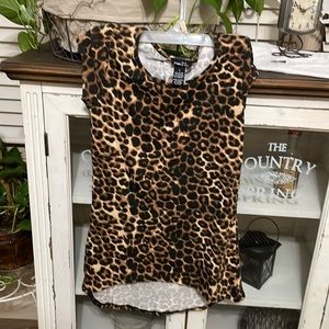 RUE21 size small leopard short sleeve top